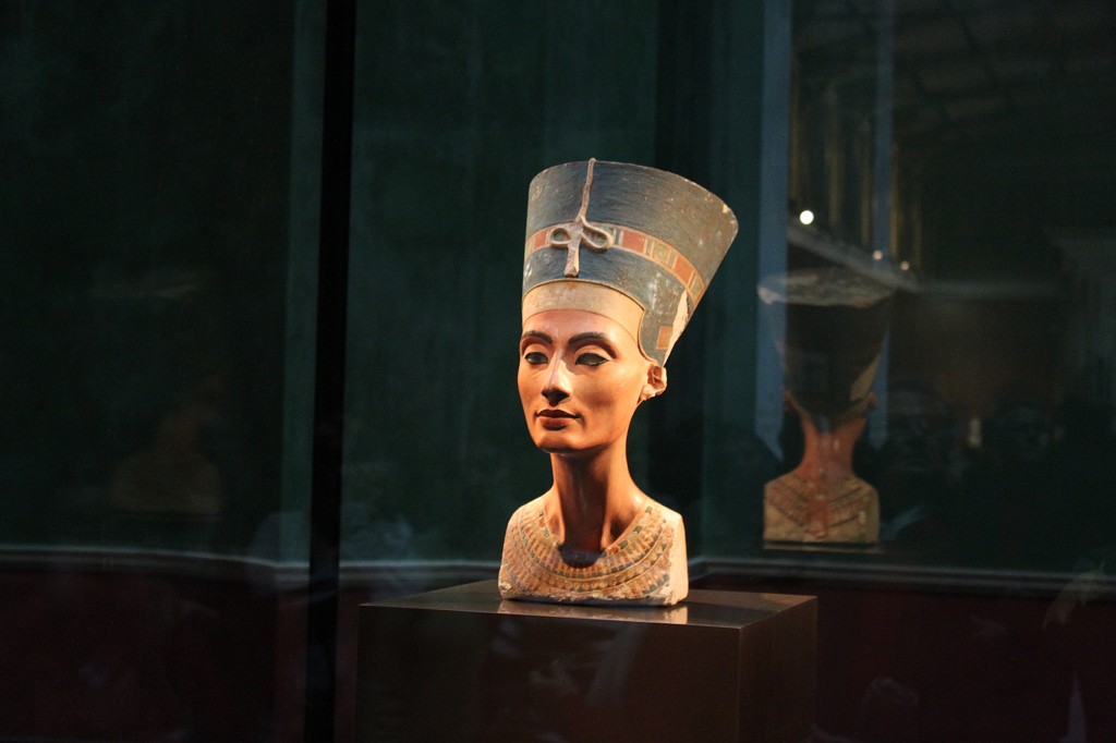 IMG_3261.JPG - Iconic bust of Nefertiti  http://en.wikipedia.org/wiki/Nefertiti 