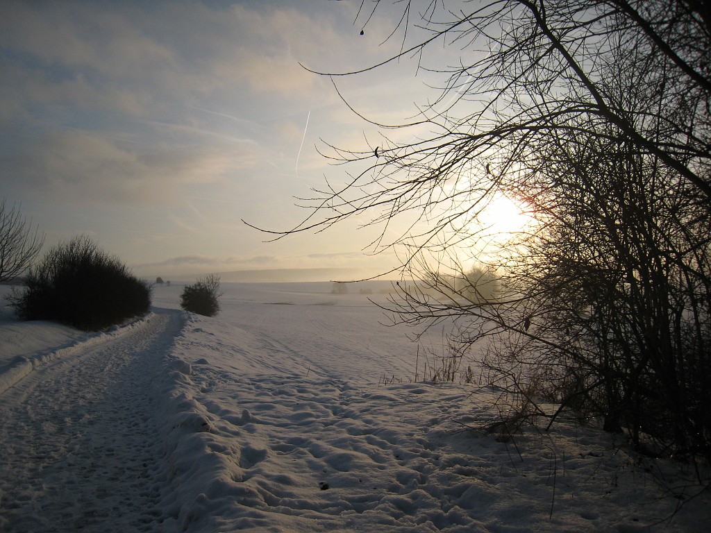 X_IMG_2022.JPG - Beautiful morning with some cloads, fog, snow and sun