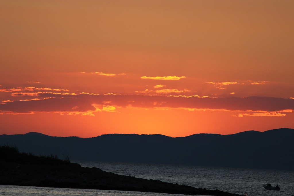 IMG_6711.JPG - Sunset in the port of pomena on the island of Mljet  http://en.wikipedia.org/wiki/Mljet 