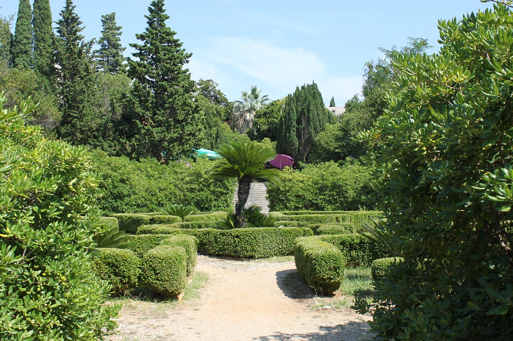 IMG_7455.JPG - Lokrum monastry garden  http://en.wikipedia.org/wiki/Lokrum 