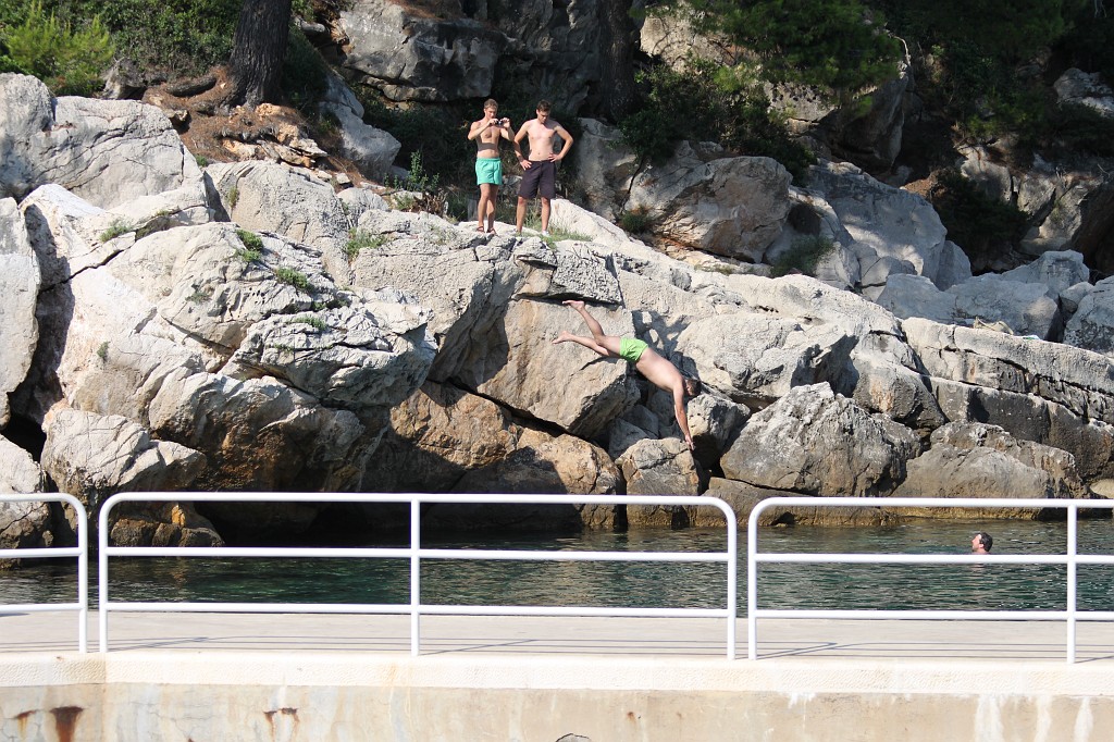 IMG_7515.JPG - Cliff diving on Lokrum island