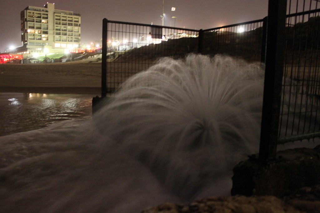 IMG_8212.JPG - Beach fountain