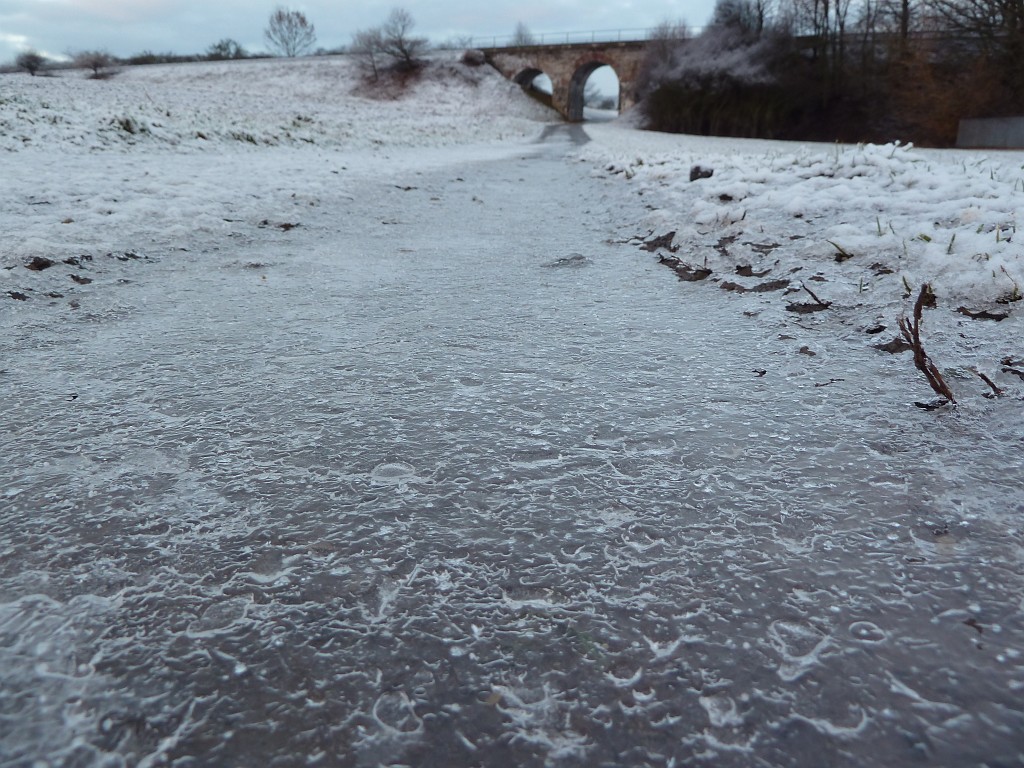 P1020387.JPG - Icy road