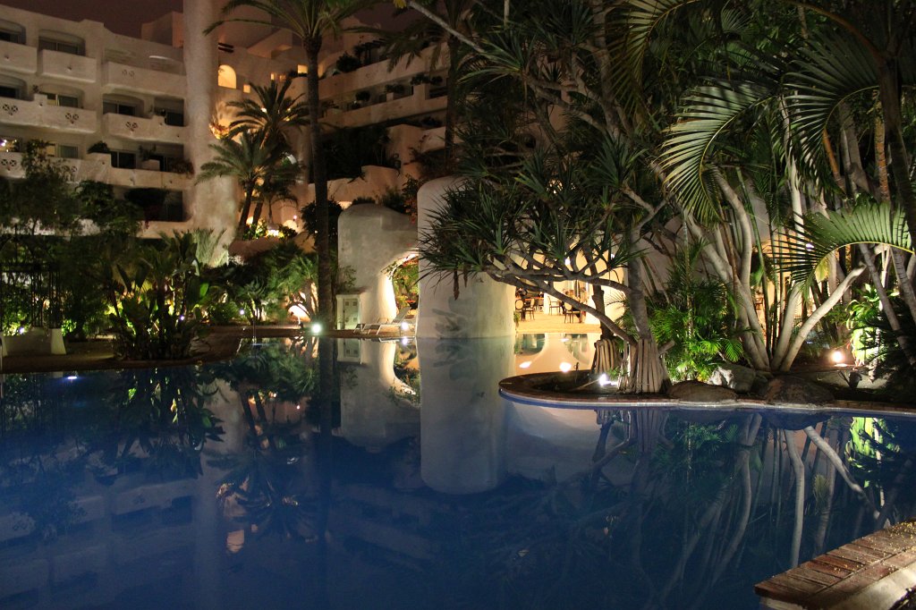 IMG_3666.JPG - Hotel Jardin Tropical  http://www.jardin-tropical.com/  pool at night