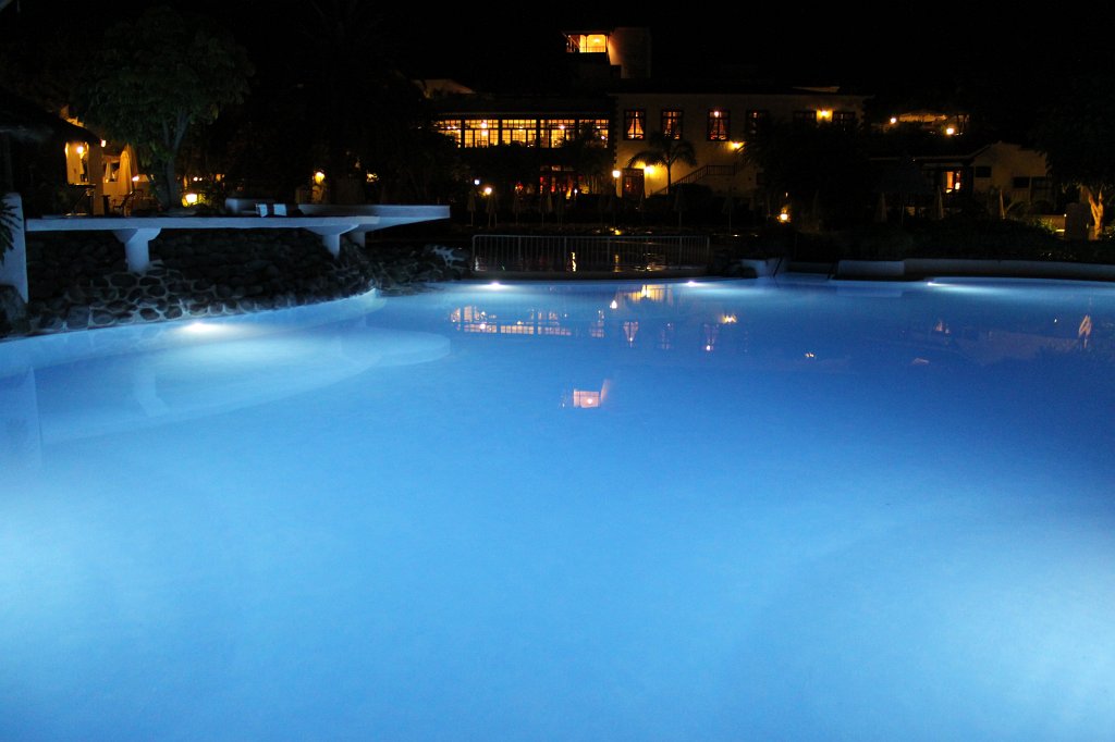 IMG_4457.JPG - Hotel Jardin Tecina Pool at night