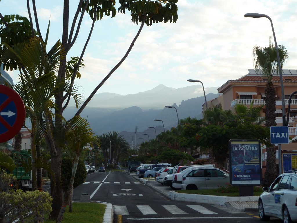 P1040005.JPG - The mountains of Tenerife  http://en.wikipedia.org/wiki/Tenerife 