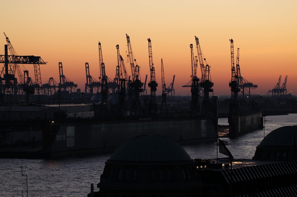 IMG_5662.JPG -  Hamburg harbour  crane forest at sunset