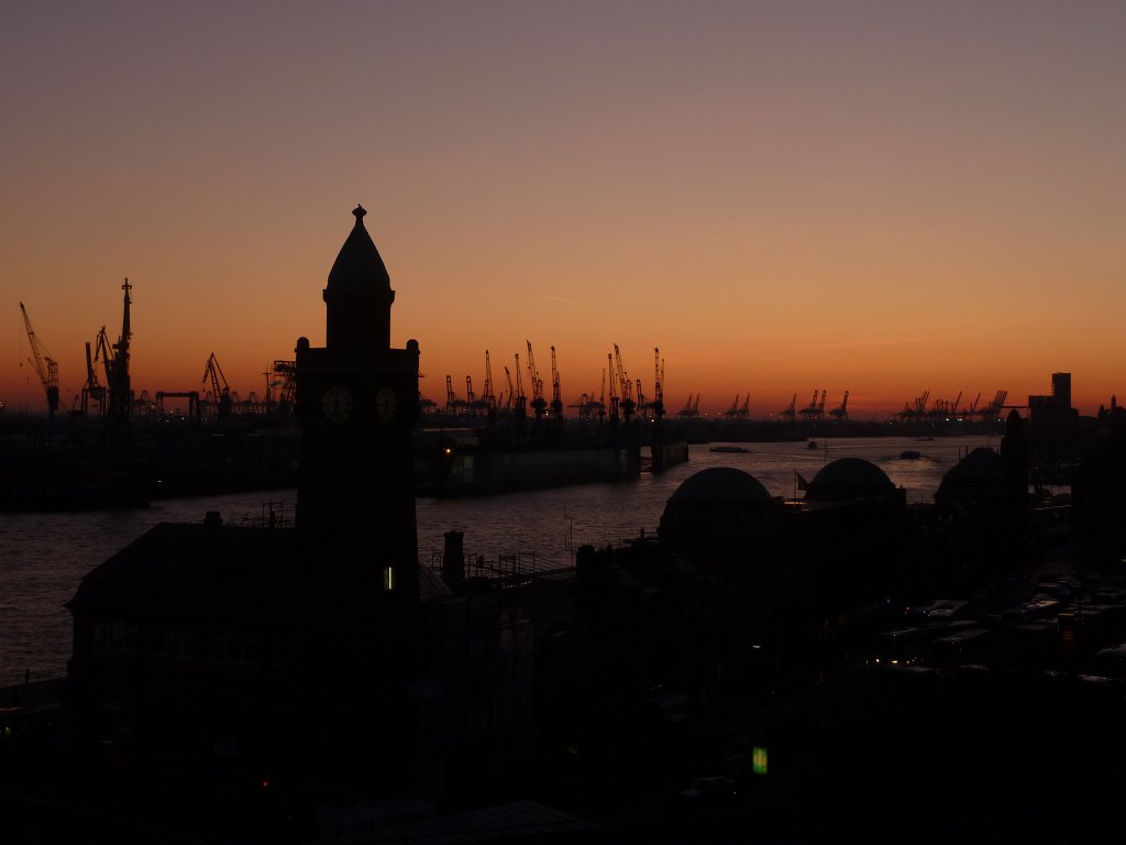 P1050320.JPG -  Hamburg harbour  view from at sunset