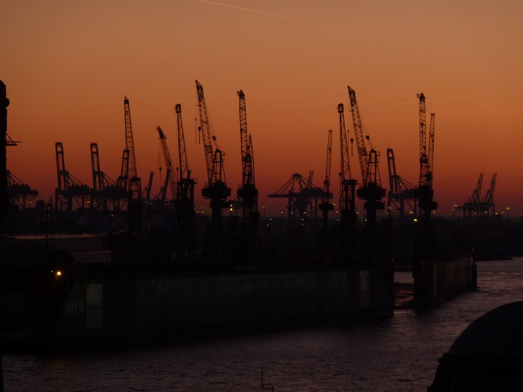 P1050322.JPG -  Hamburg harbour  view from at sunset