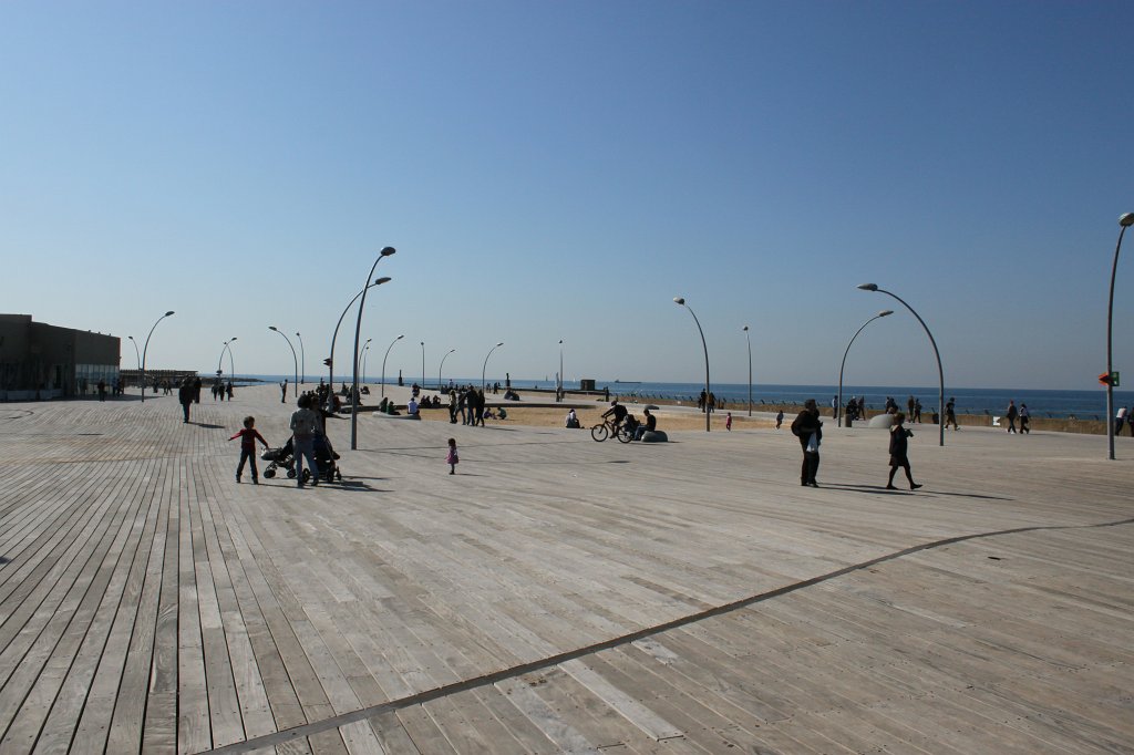 IMG_6403.JPG - Tel Aviv port boardwalk