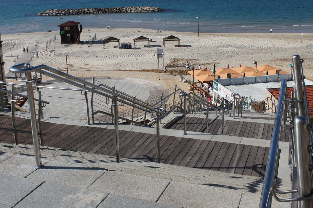 IMG_6483.JPG - Stairs to new Herzliya Beach boardwalk