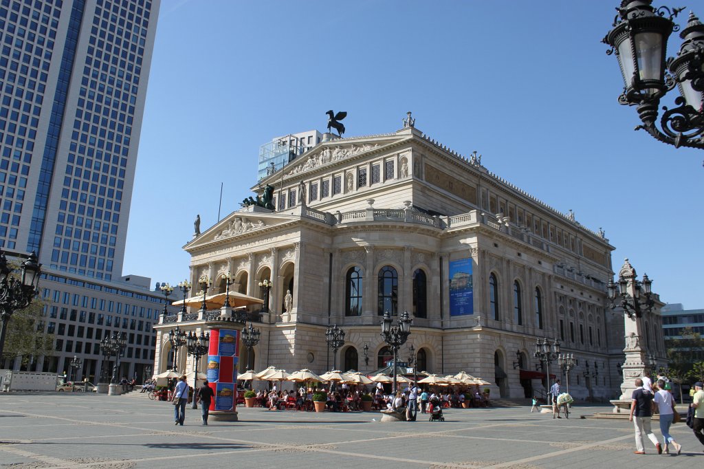 IMG_7752.JPG - Alte Oper  http://en.wikipedia.org/wiki/Alte_Oper 