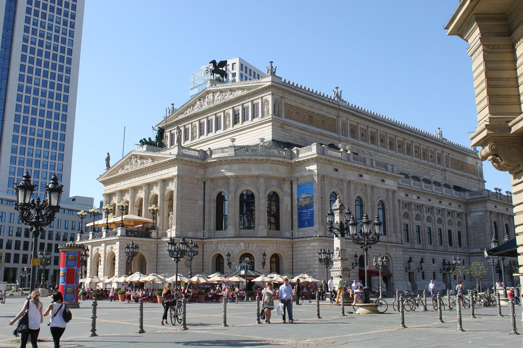 IMG_7768.JPG - Alte Oper  http://en.wikipedia.org/wiki/Alte_Oper 