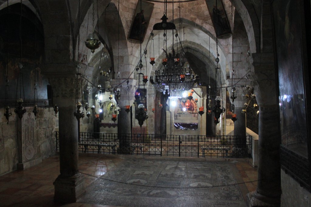 IMG_8831.JPG - Church of the Holy Sepulchre  http://en.wikipedia.org/wiki/Church_of_the_Holy_Sepulcher 