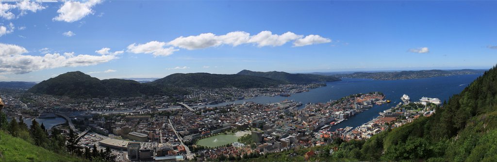 BergenPanorama1.jpg - Bergen  http://en.wikipedia.org/wiki/Bergen,_Norway 
