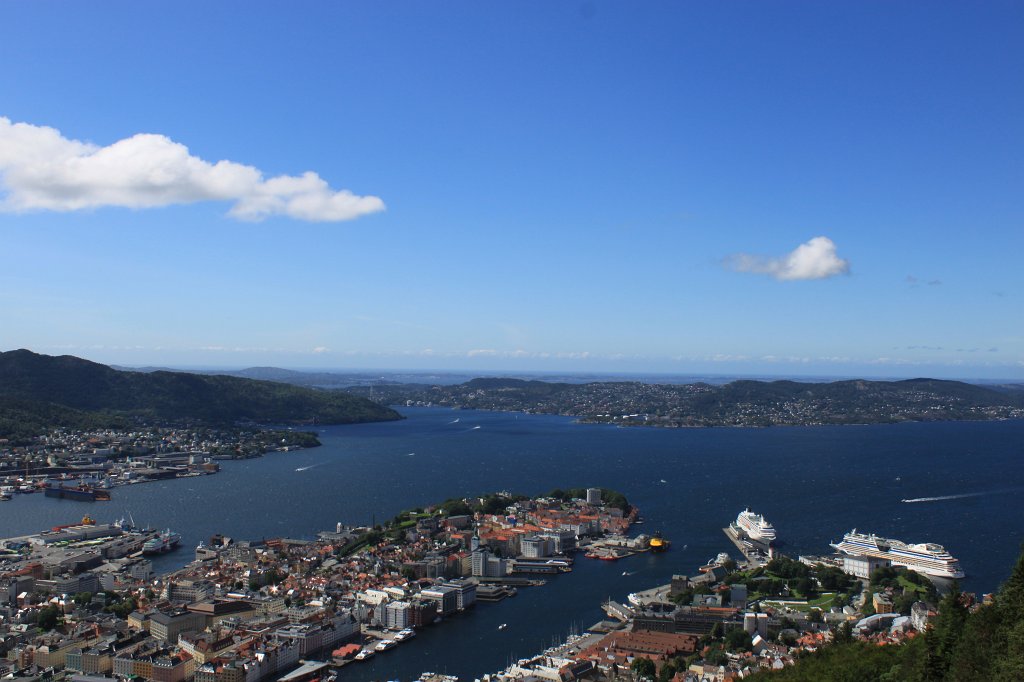 IMG_9741.JPG - Bergen and Byfjorden  http://en.wikipedia.org/wiki/Byfjorden 