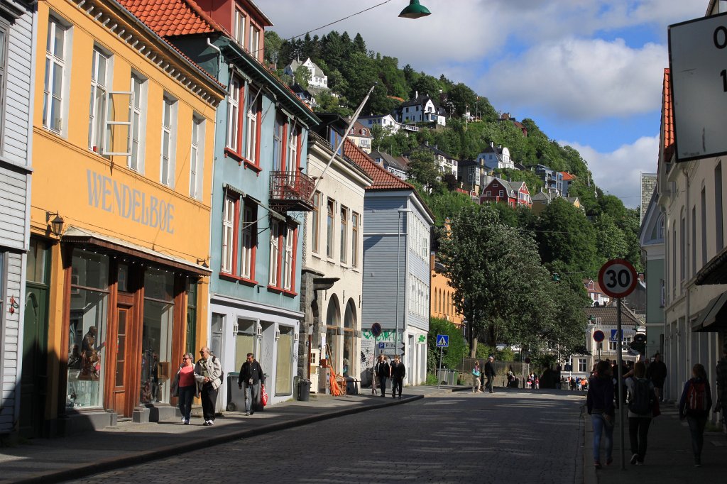 IMG_9803.JPG - Streets of Bergen  http://en.wikipedia.org/wiki/Bergen,_Norway 