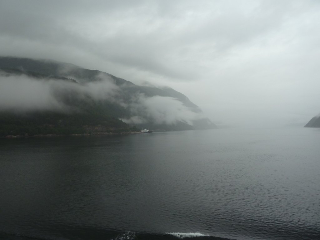 P1080449.JPG - Hardangerfjord  http://en.wikipedia.org/wiki/Hardangerfjord  in clouds
