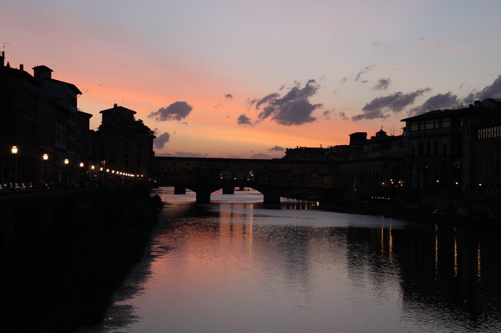 IMG_5791.JPG - Sunset over the  Arno river  in  Florence 