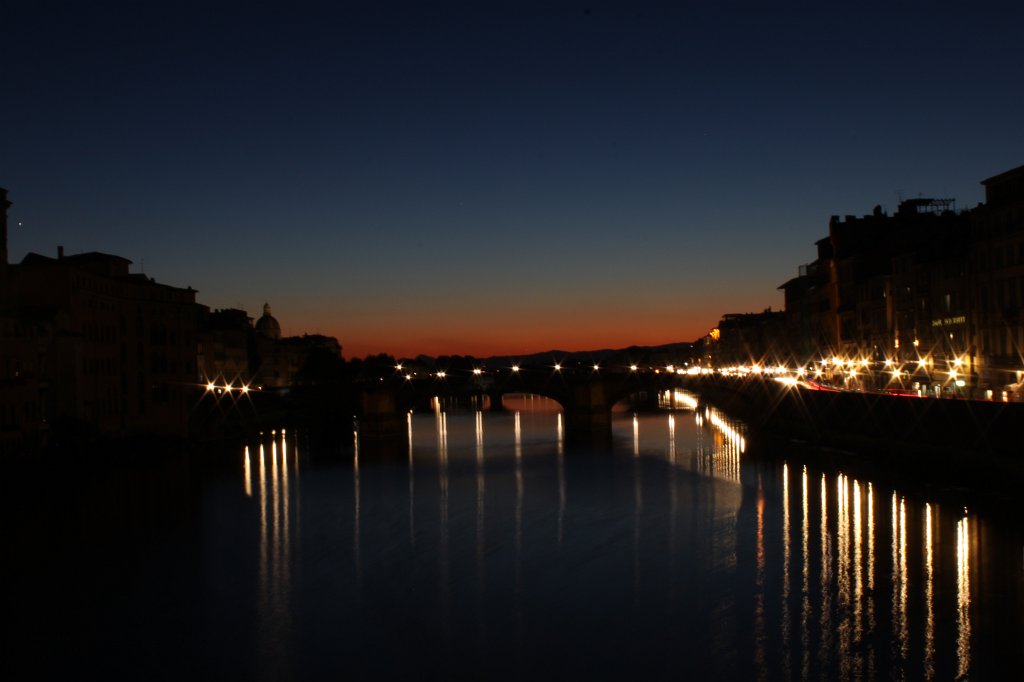 IMG_5999.JPG - Sunset at  Ponte Vecchio  over  Arno river 