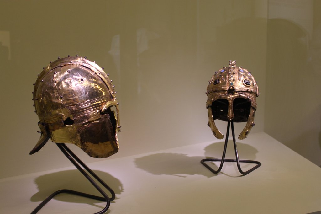 IMG_6567.JPG - Jewelled ridge helmets, first twenty years of the 4th century AD, from the Berkasovo treasure, Serbia