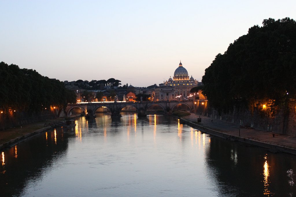 IMG_7036.JPG -  Tiber  river  with view of the  St. Peter's Basilica 