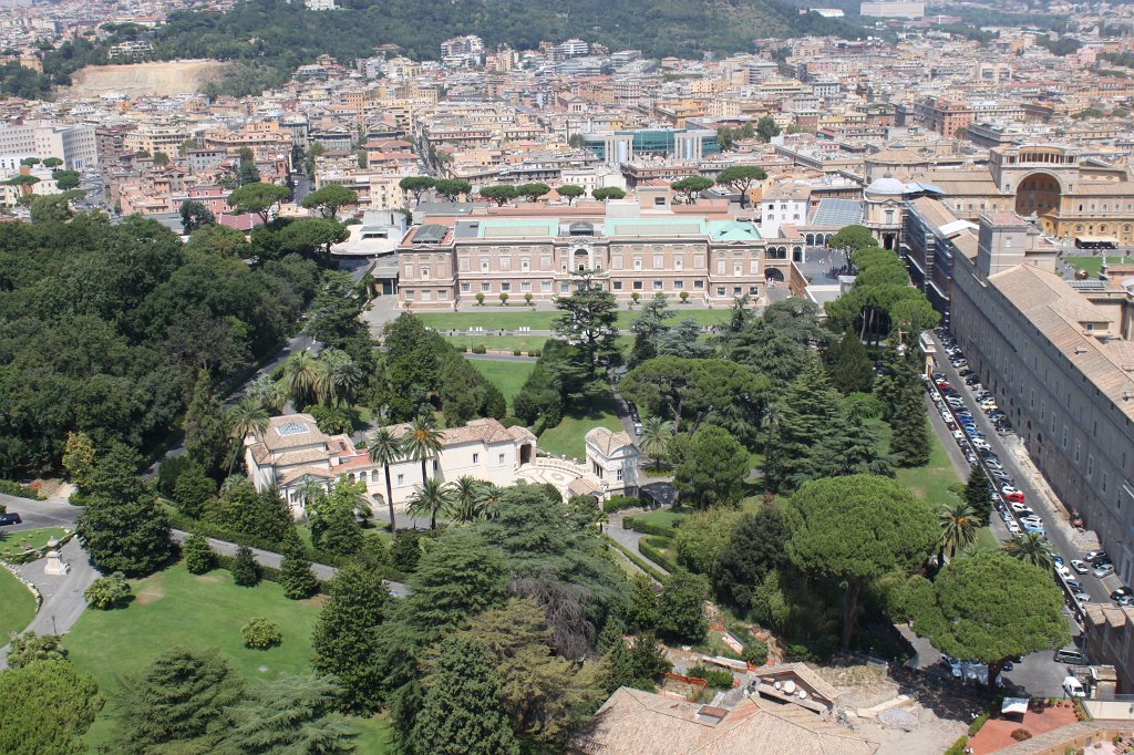 IMG_7203.JPG -  Gardens of Vatican City  with the Pinacotheca