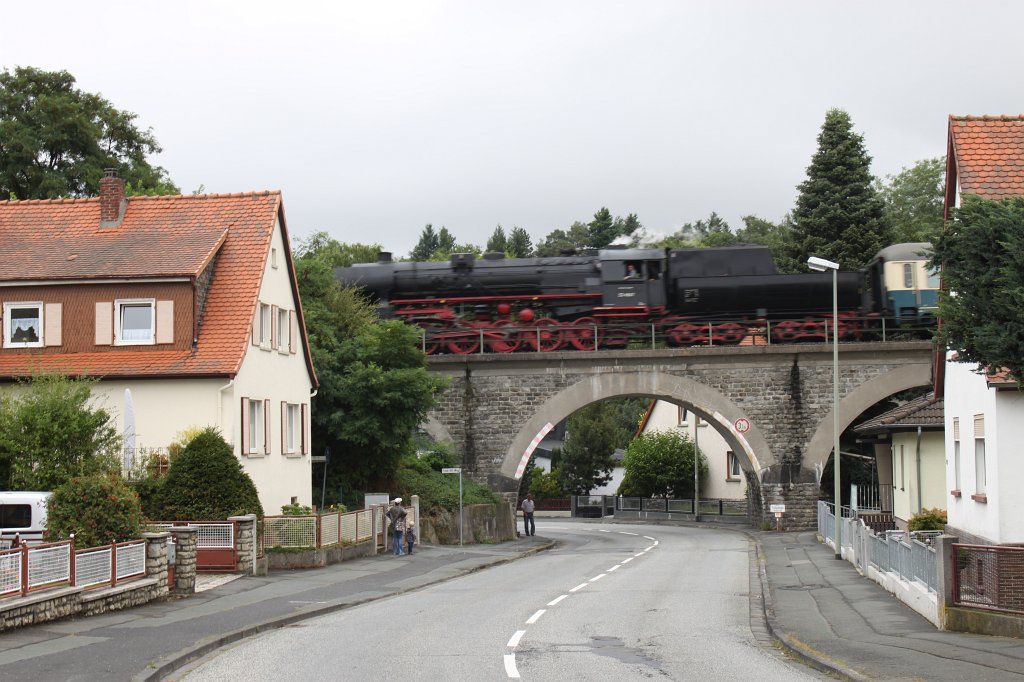 IMG_7996.JPG -  Steam locomotive  on the  Viaduct  in  Neu-Anspach 