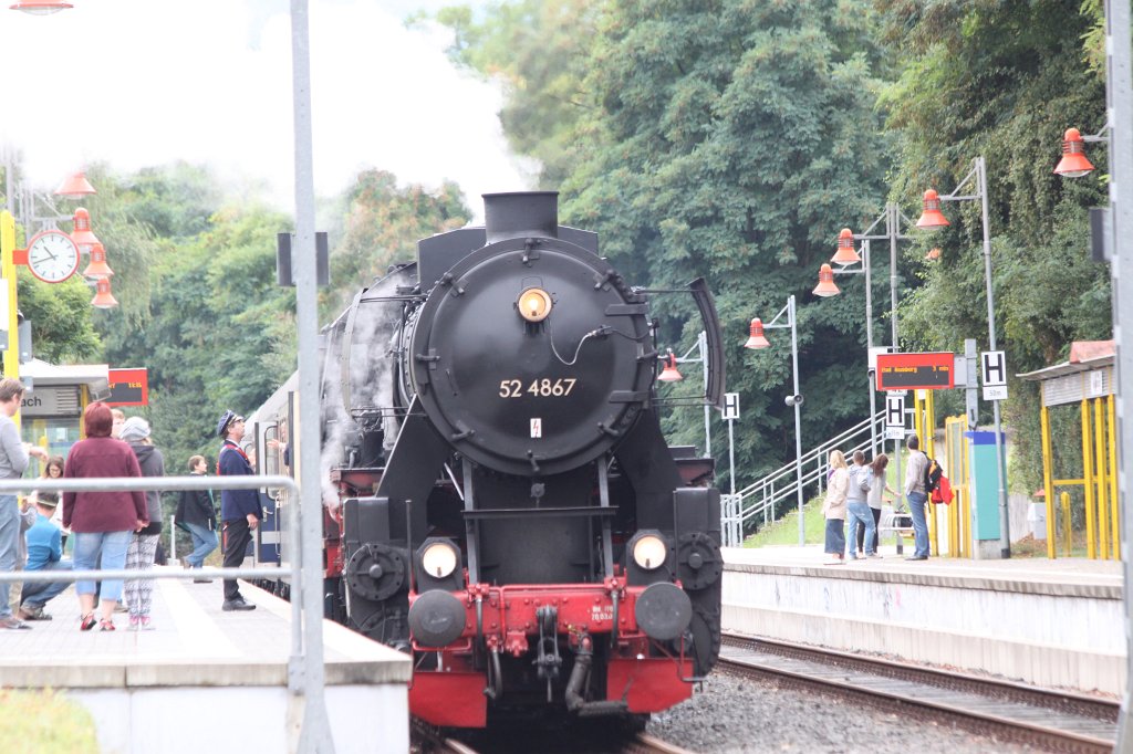 IMG_7997.JPG -  Steam train  in  Neu-Anspach  station