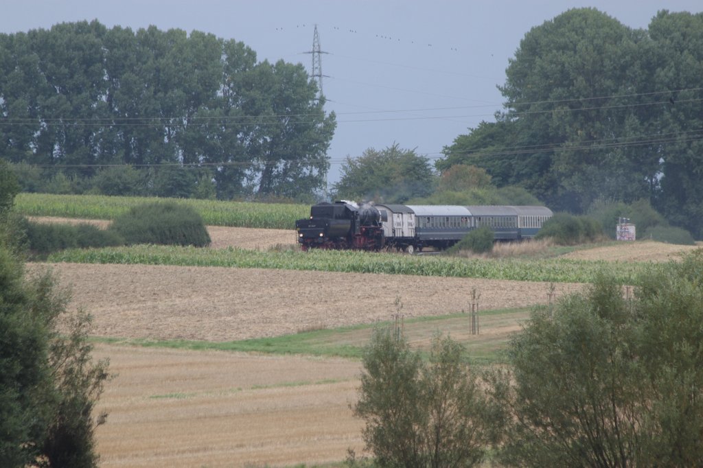 IMG_8027.JPG -  Steam train  on its way to  Neu-Anspach 
