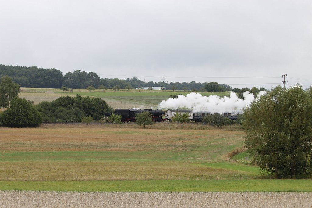 IMG_8030.JPG -  Steam train  on its way to  Neu-Anspach 