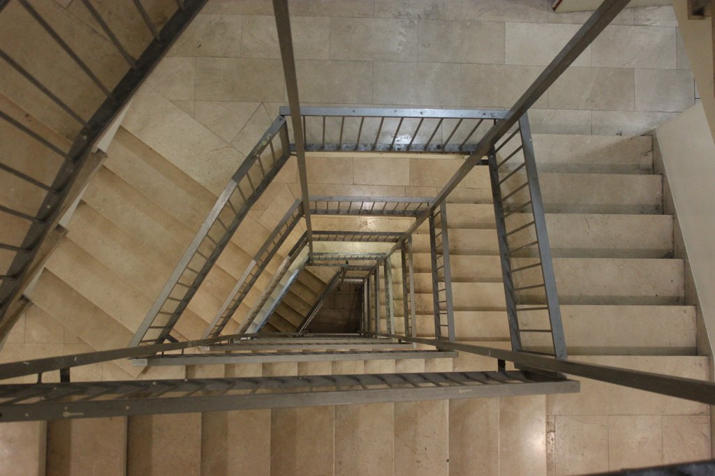 IMG_9475.JPG - Stairs