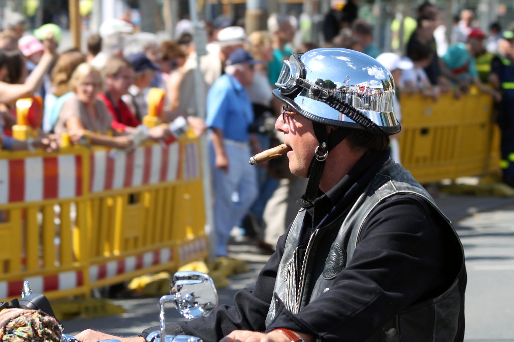 IMG_1472_c.jpg -  Hessentag  2014 pageant - driving and smoking