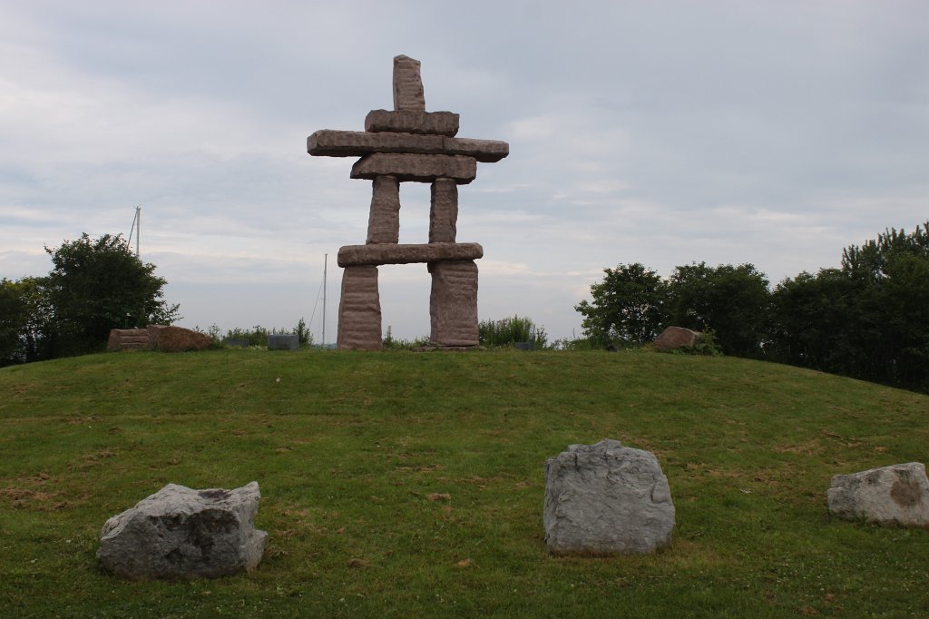 IMG_2163.JPG - Toronto Inukshuk Park - Inuit stone structure