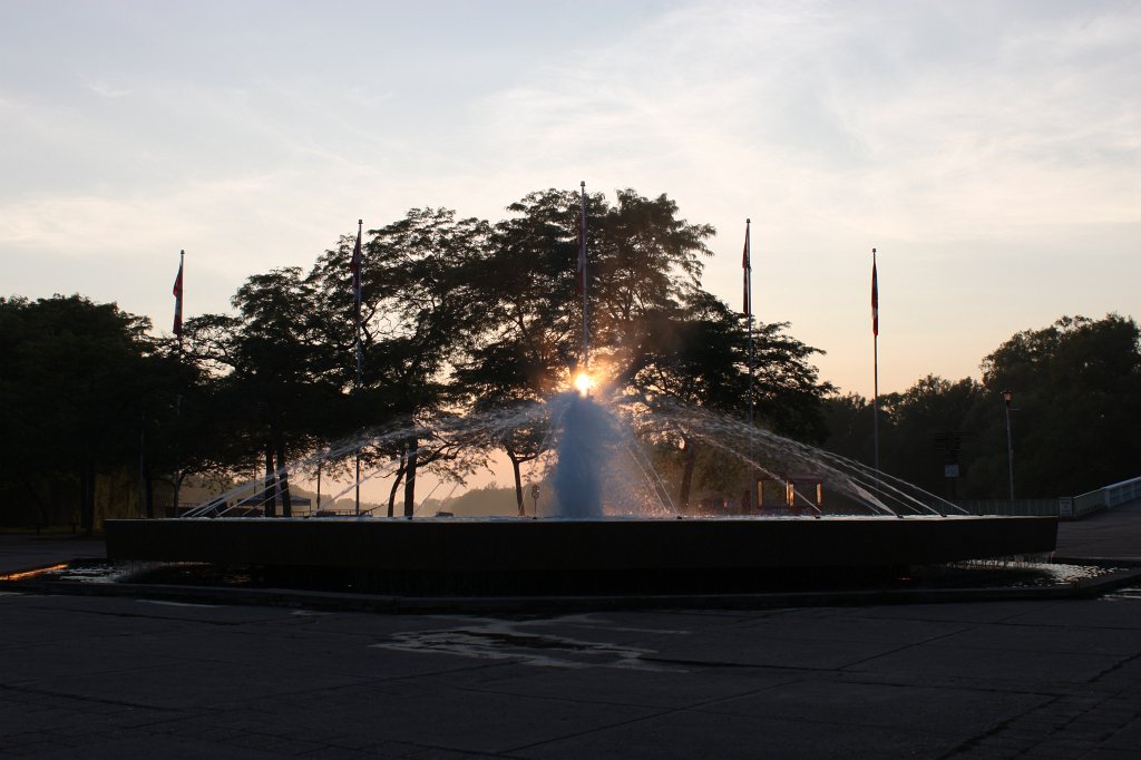 IMG_2230.JPG - Avenue of the island fountain at sunset