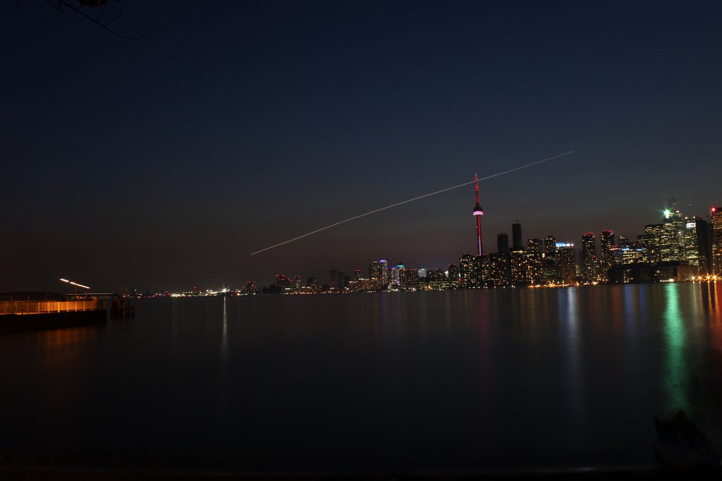 IMG_2296.JPG -  Toronto  at night