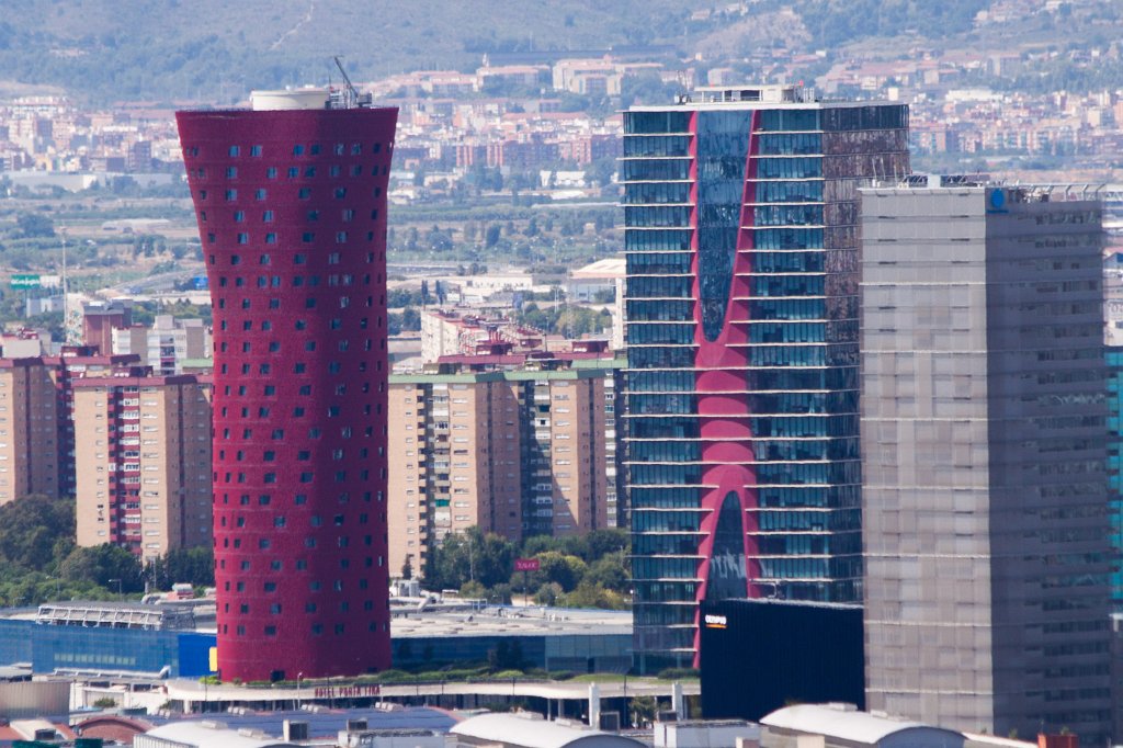 IMG_4448_c.jpg -  Torres de Toyo Ito  (red) &  Torre Realia BCN  (red H)