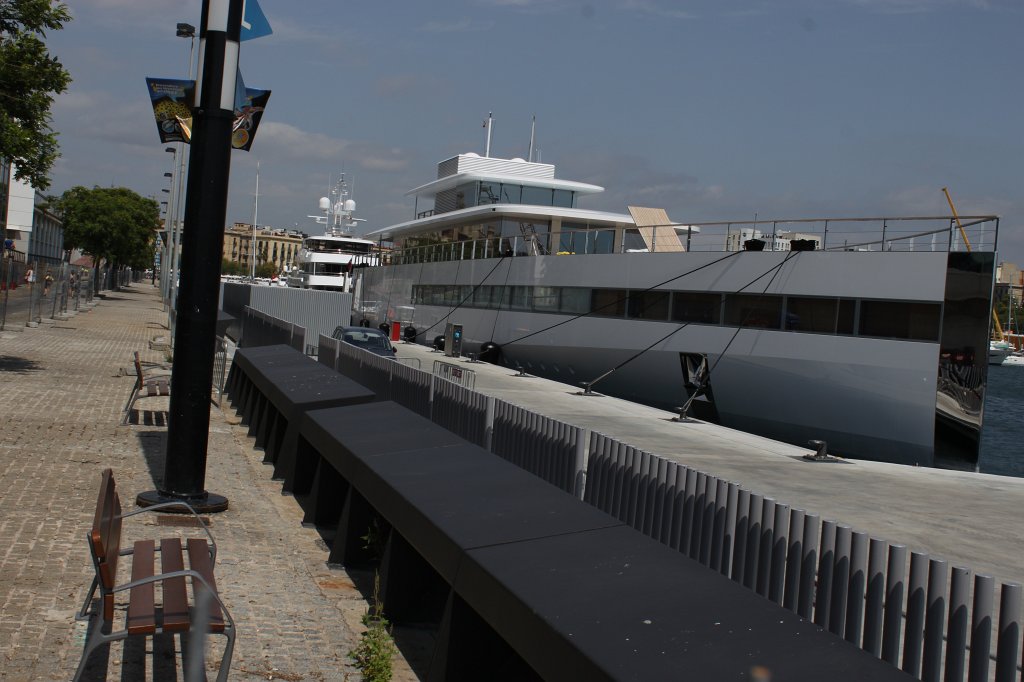 IMG_5260.JPG -  Yacht Venus  built for  Steve Jobs 