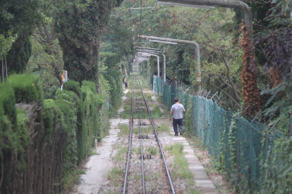 IMG_5719.JPG -  Funicular del Tibidabo  rails