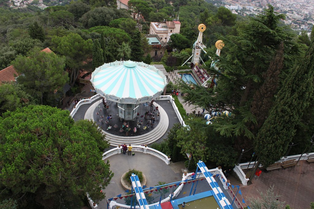 IMG_5739.JPG - Fun park on top of  Tibidabo 