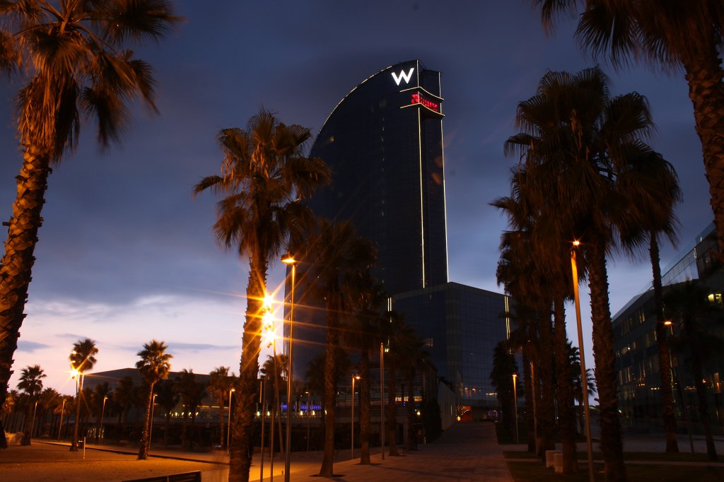 IMG_6657.JPG -  W Barcelona hotel  at dawn