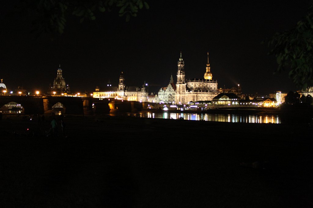 IMG_3400.JPG -  Dresden  at night