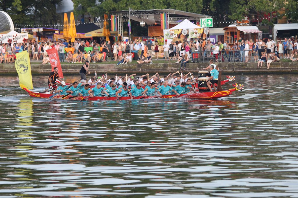 IMG_4227.JPG -  Dragon boat  race on the  Main  river at the  Museumsuferfest  in  Frankfurt 