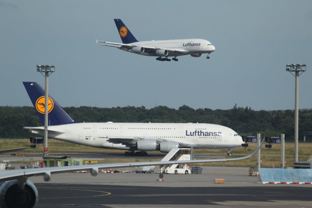 IMG_2669.JPG - Two  Airbus A380  at  Frankfurt airport 