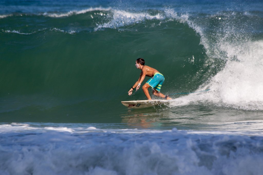 IMG_3431_c.jpg - Surfing at  Herzliya  beach