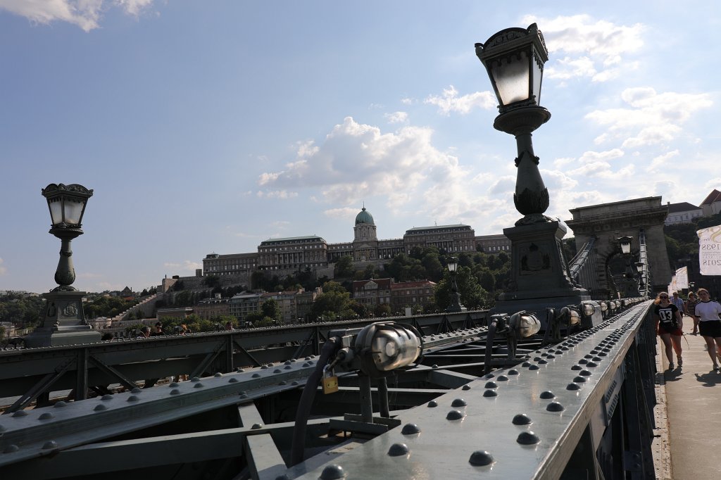 574B6925.JPG -  Buda Castle  view from  Széchenyi Chain Bridge  ( Burgpalast Budapest  von der  Kettenbrücke  aus)