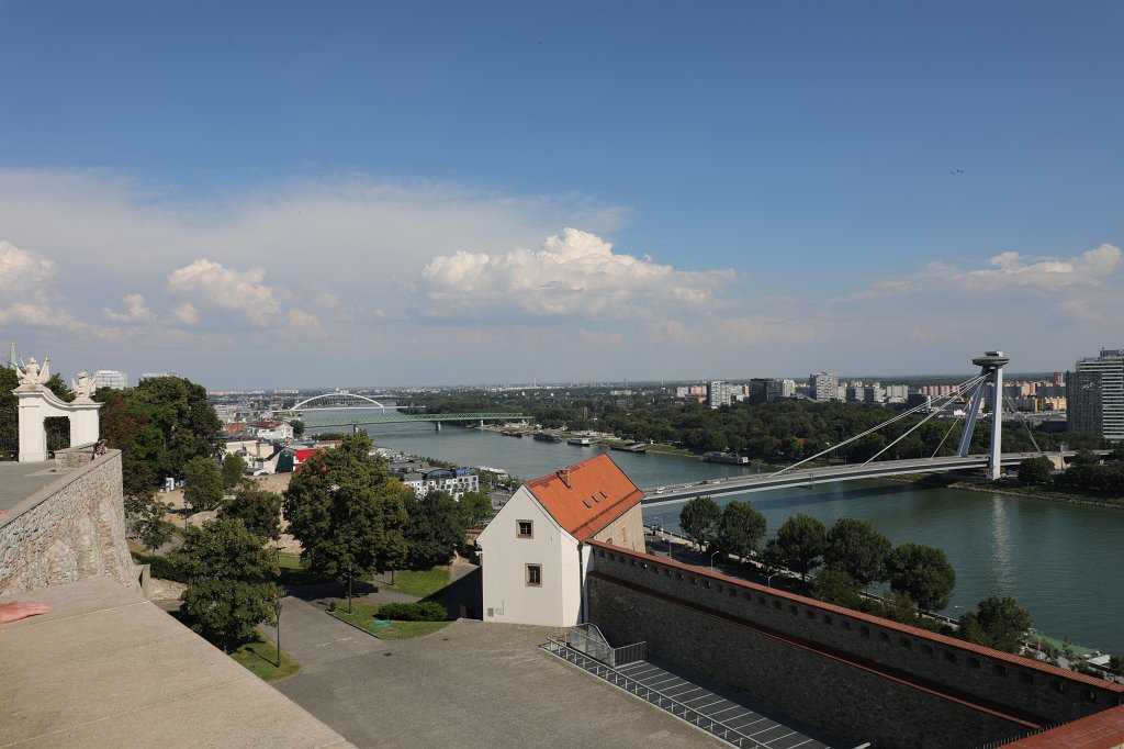 574B7126.JPG - View from  Bratislava Castle  (Aussicht von der  Burg Bratislava )