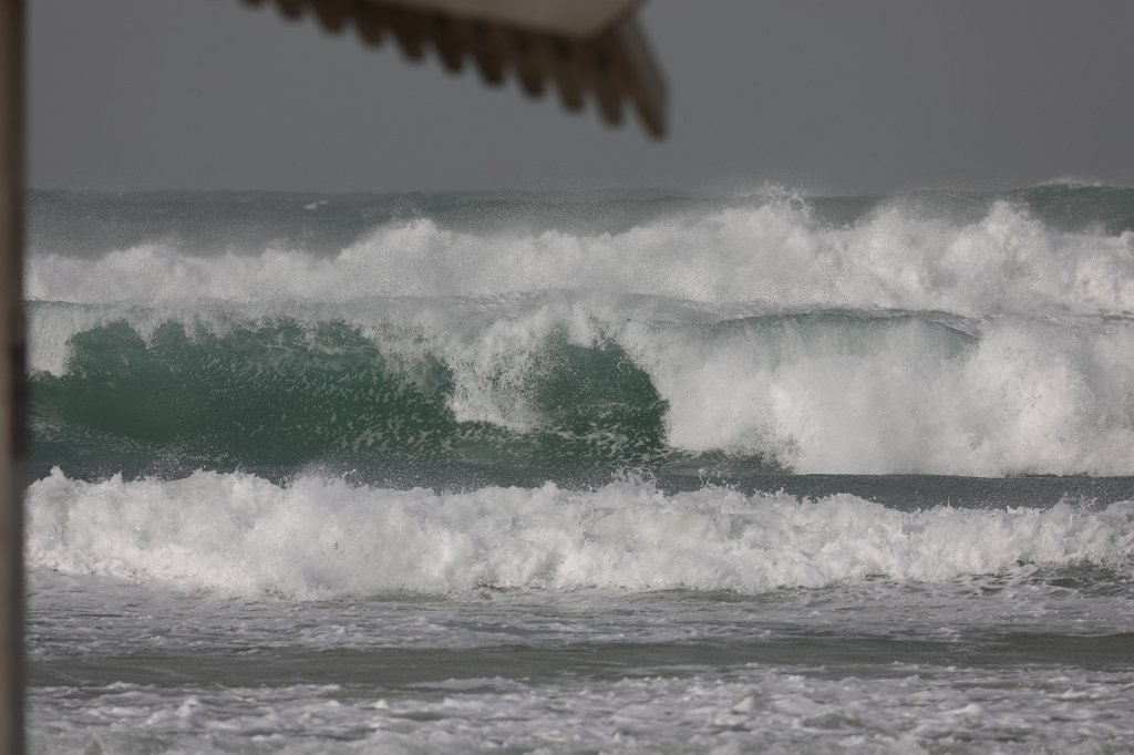 574B8367.JPG - Waves at  Herzliya  beach