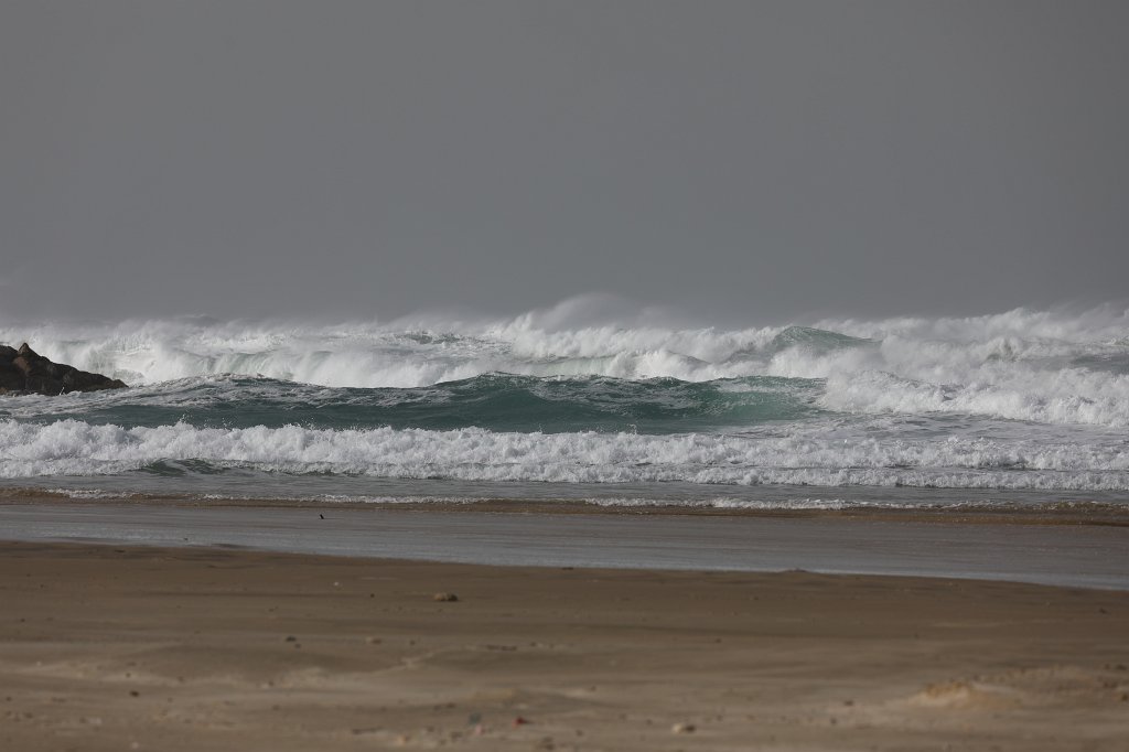 574B8371.JPG - Waves at  Herzliya  beach