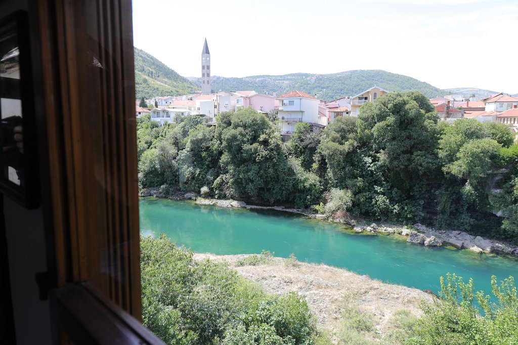 574B1828.JPG -  Neretva river  in  Mostar 